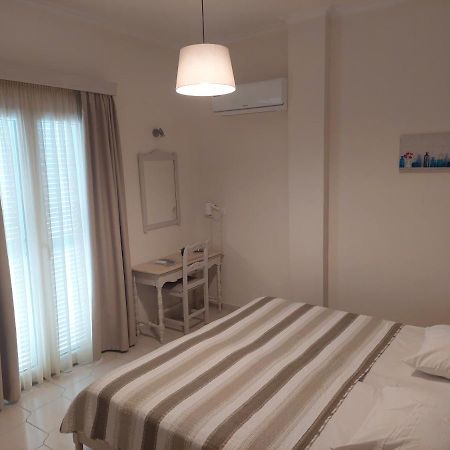 Alkyon Hotel Камарі Екстер'єр фото