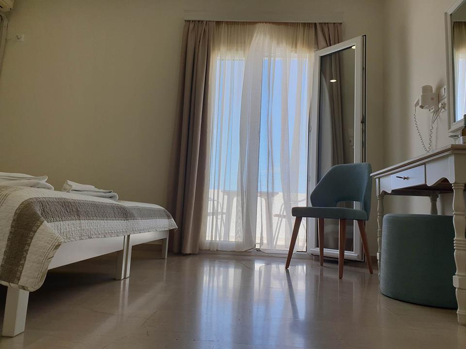 Alkyon Hotel Камарі Екстер'єр фото