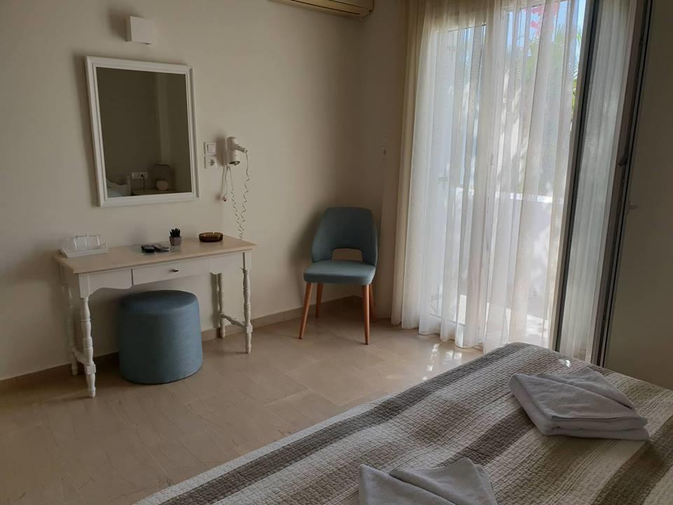 Alkyon Hotel Камарі Екстер'єр фото